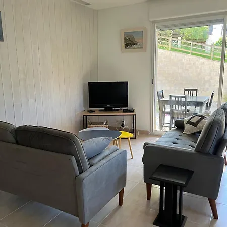 Location Rez De Jardin A
